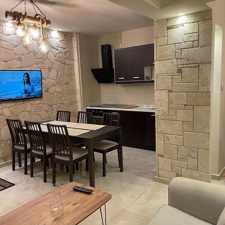 Stone Apartment 2 เทสซาโลนิกิ ภายนอก รูปภาพ