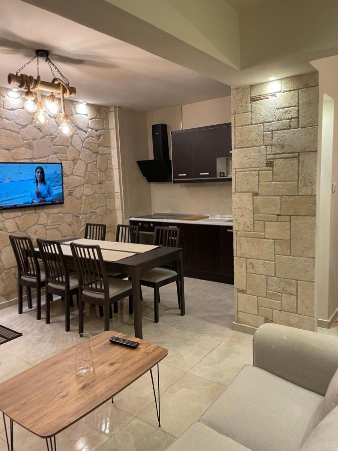 Stone Apartment 2 เทสซาโลนิกิ ภายนอก รูปภาพ